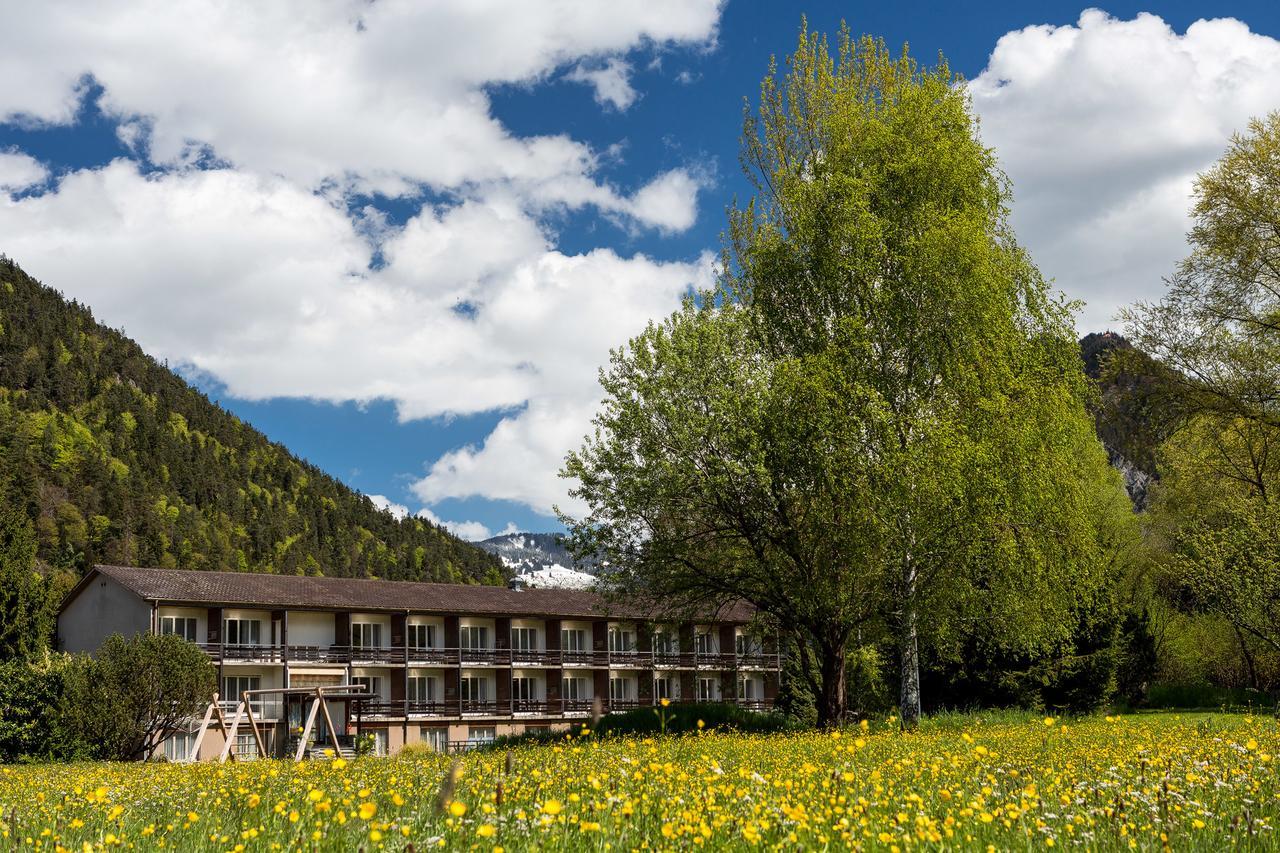 Neuhaus Golf- & Strandhotel Unterseen Exterior photo