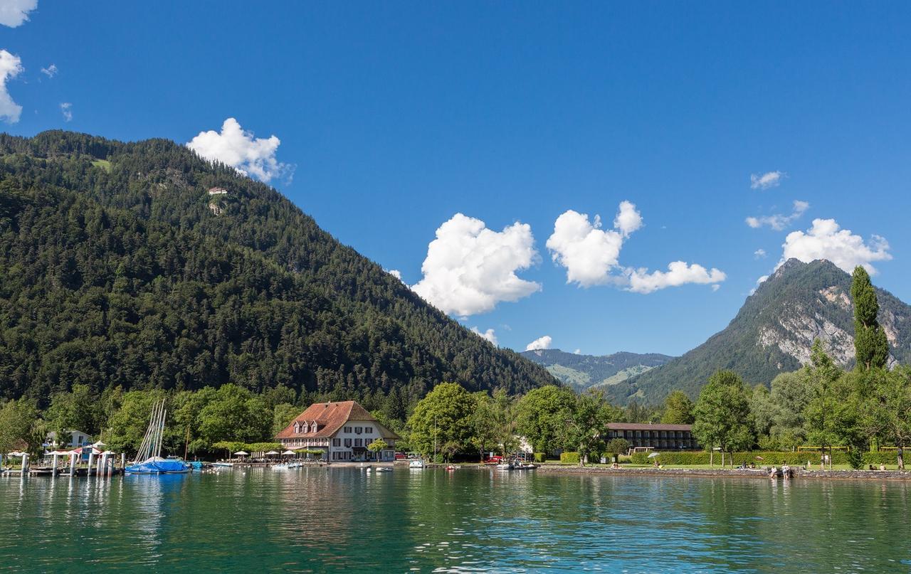 Neuhaus Golf- & Strandhotel Unterseen Exterior photo