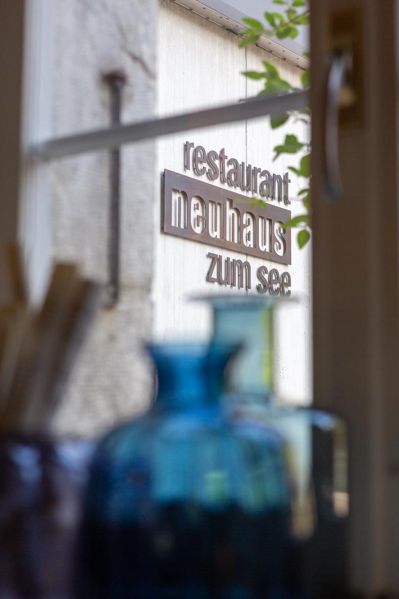 Neuhaus Golf- & Strandhotel Unterseen Exterior photo